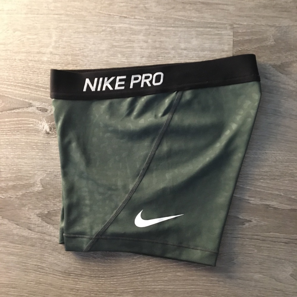 RARE Nike Pro Shorts Size XS NWOT